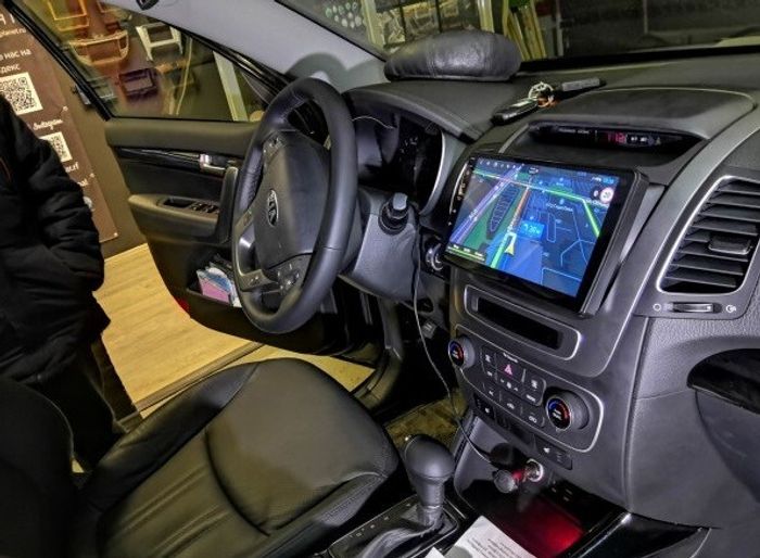 Магнитола для KIA Sorento 2 XM 2012-2020 c экраном климата снизу (рамка-накладка) - Parafar PF224LUX1FHD на Android 13, CarPlay, 4G SIM-слот