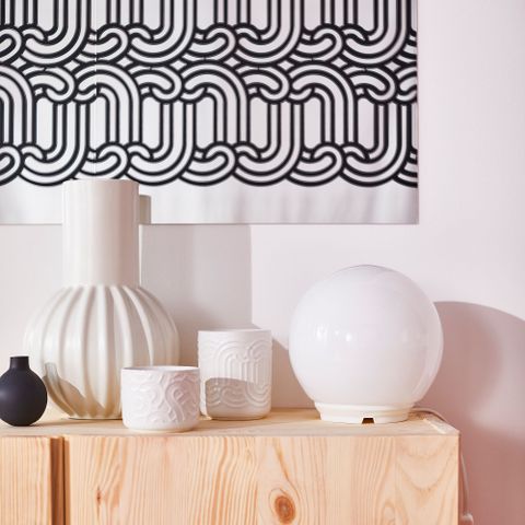 Свеча ароматическая IKEA SOTRONN (СОТРЕНН), Красные ягоды и ваниль, Белый, 45 часов