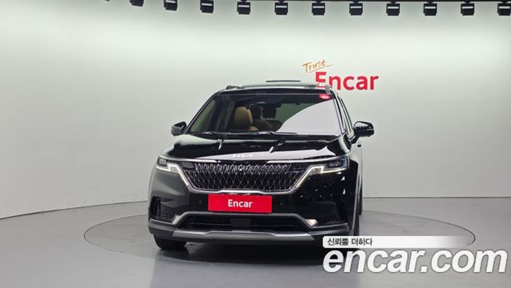 KIA Canival Gasoline 9-Seater Signature — 2023