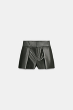 ШОРТЫ ИЗ ИСКУССТВЕННОЙ КОЖИ СО СКЛАДКАМИ — ZARA