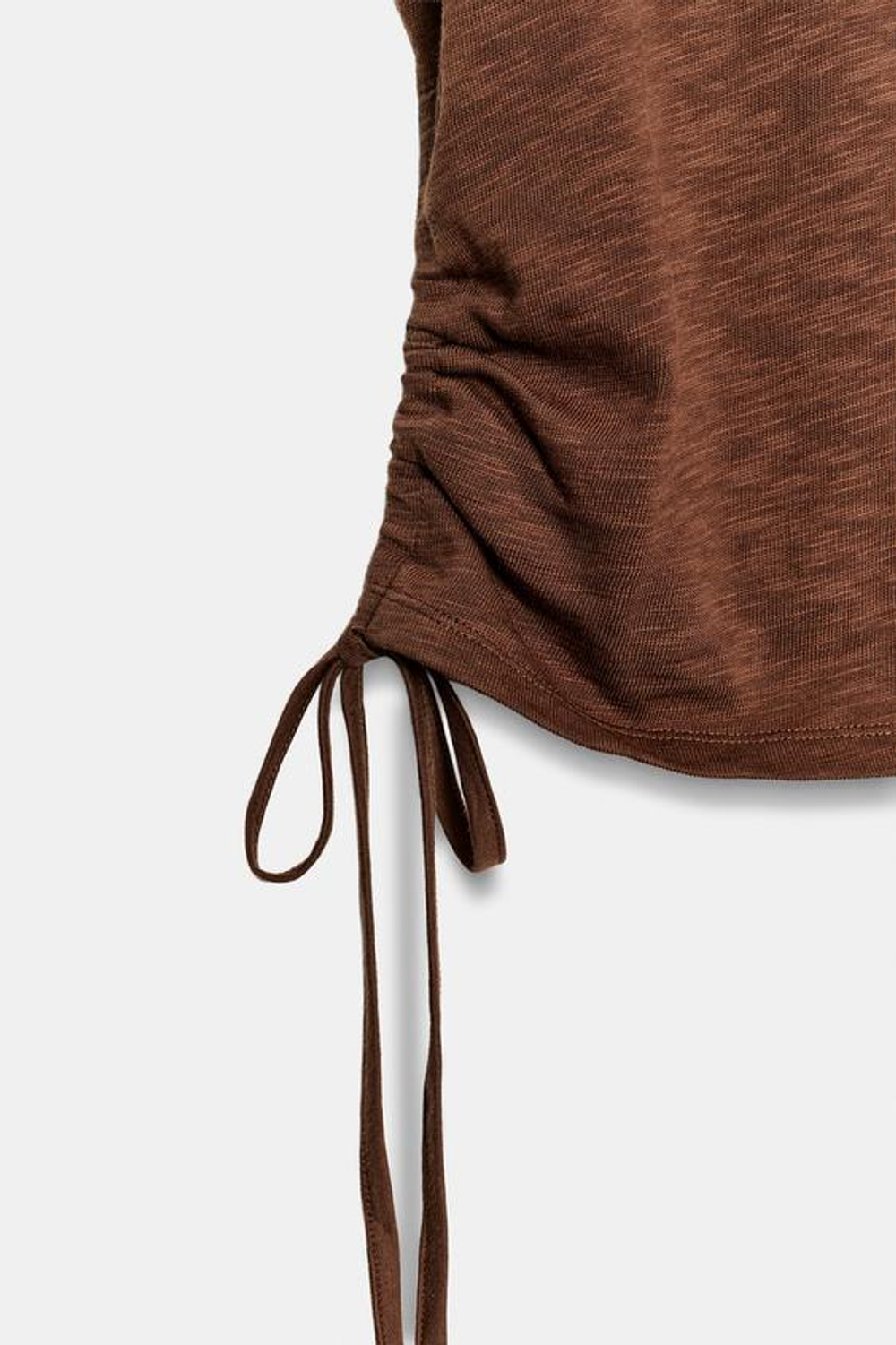 ZARA ФУТБОЛКА В РУСТИКАЛЬНОМ СТИЛЕ СО СБОРКАМИ, КОРИЧНЕВЫЙ