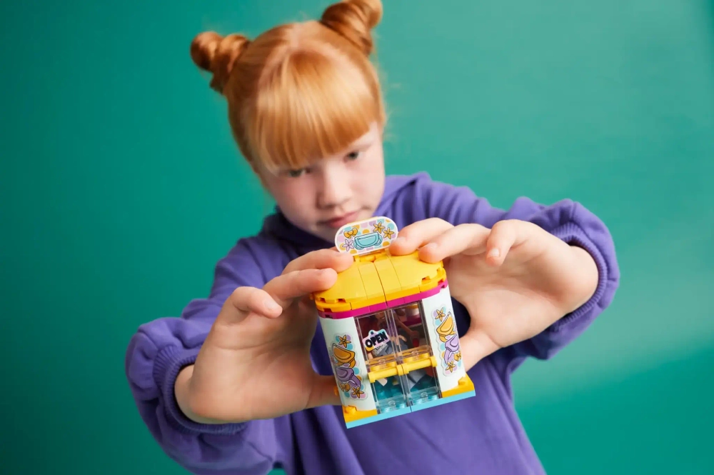 Конструктор LEGO Friends 42608 Небольшой магазин аксессуаров