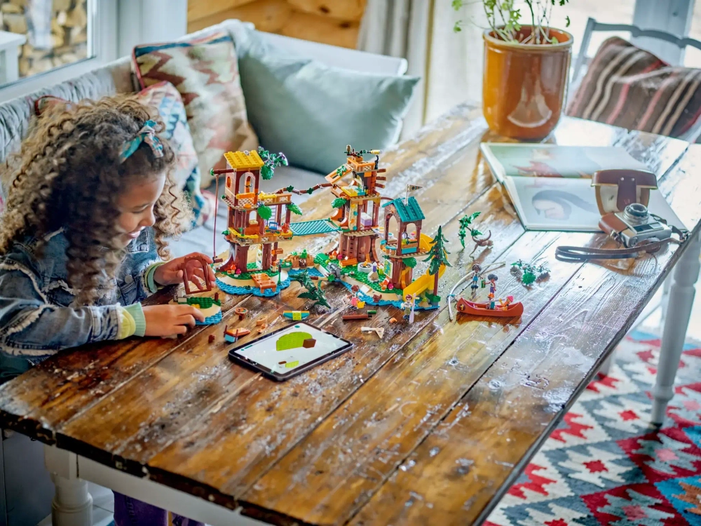 Конструктор LEGO Friends 42631 Дом на дереве в летнем лагере