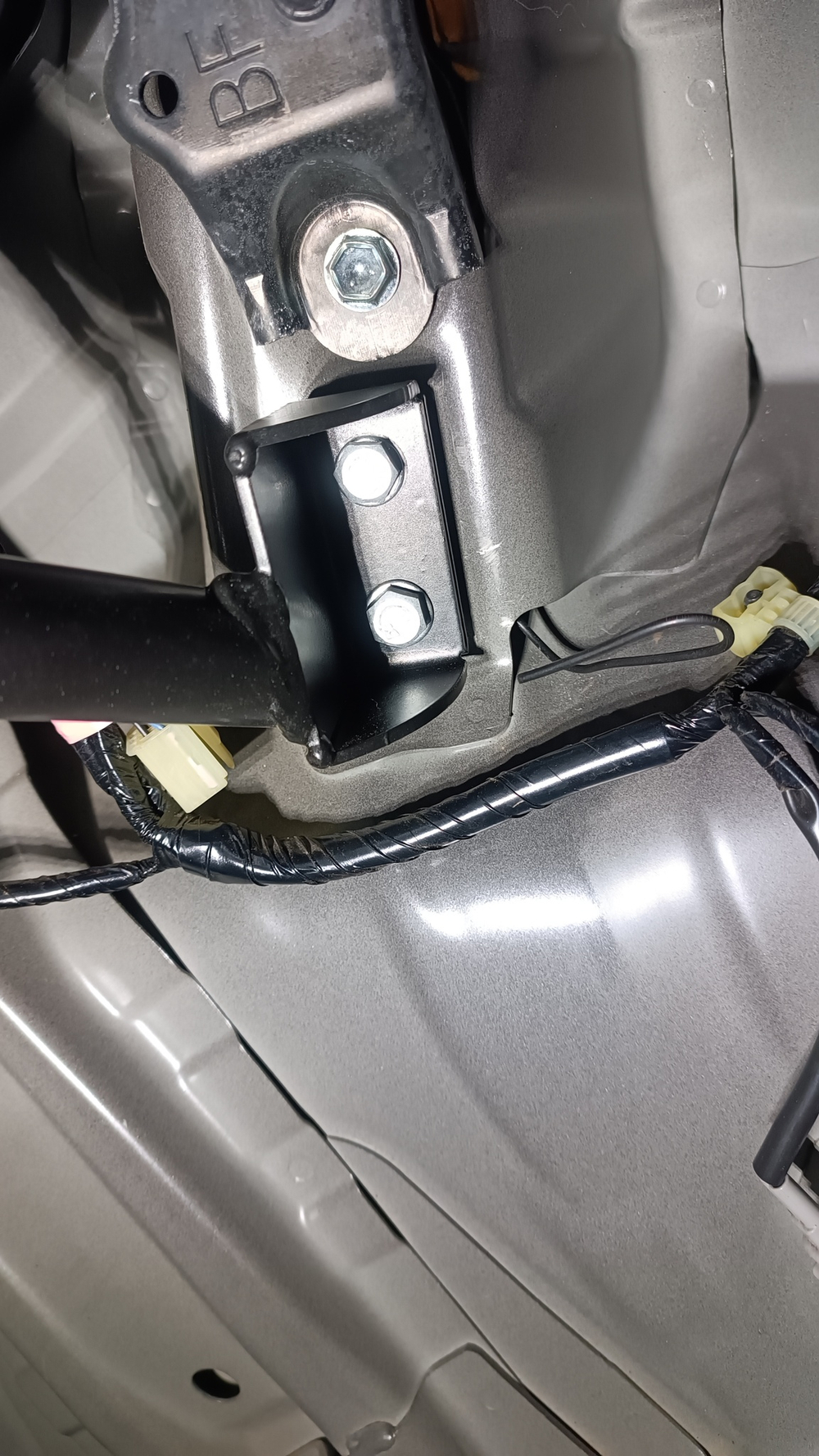 Распорка задней перегородки верхняя Subaru Legacy 6 (BN) седан (ПОД ЗАКАЗ)