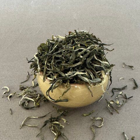Люй Инь Сы