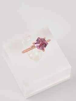 Кольцо Миражи тонкое с розовым кристаллом-кубиком Swarovski