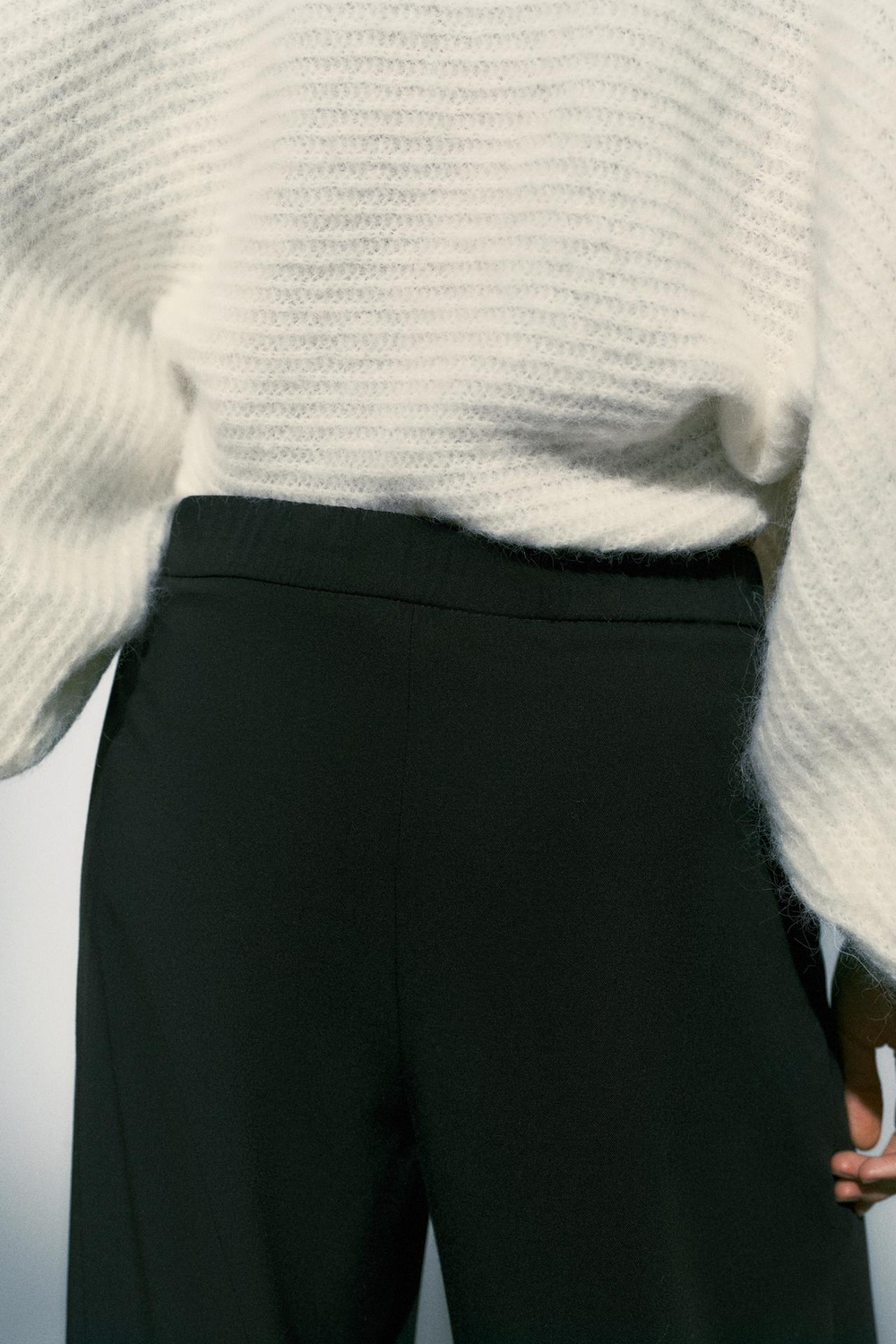 ZARA БРЮКИ BARREL СО СКЛАДКАМИ, ЧЕРНЫЙ