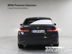 BMW 3-Series 320i — 2025