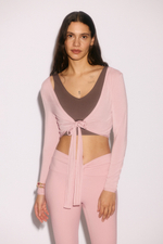 Короткий топ для йоги с длинными рукавами - H&M