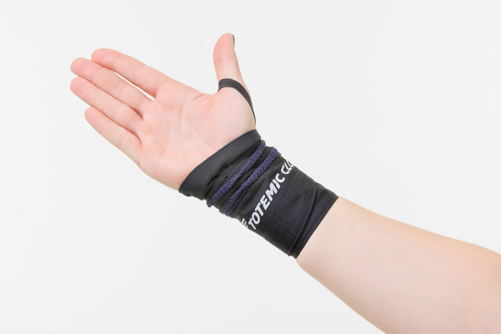 Кистевые бинты Totemic Clo неэластичные шнурковые, 8*56см, синие