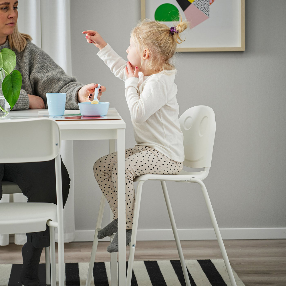 IKEA VILDGÅS  (ИКЕА ВИЛДГОС)  -  Стул детский - белый/белый