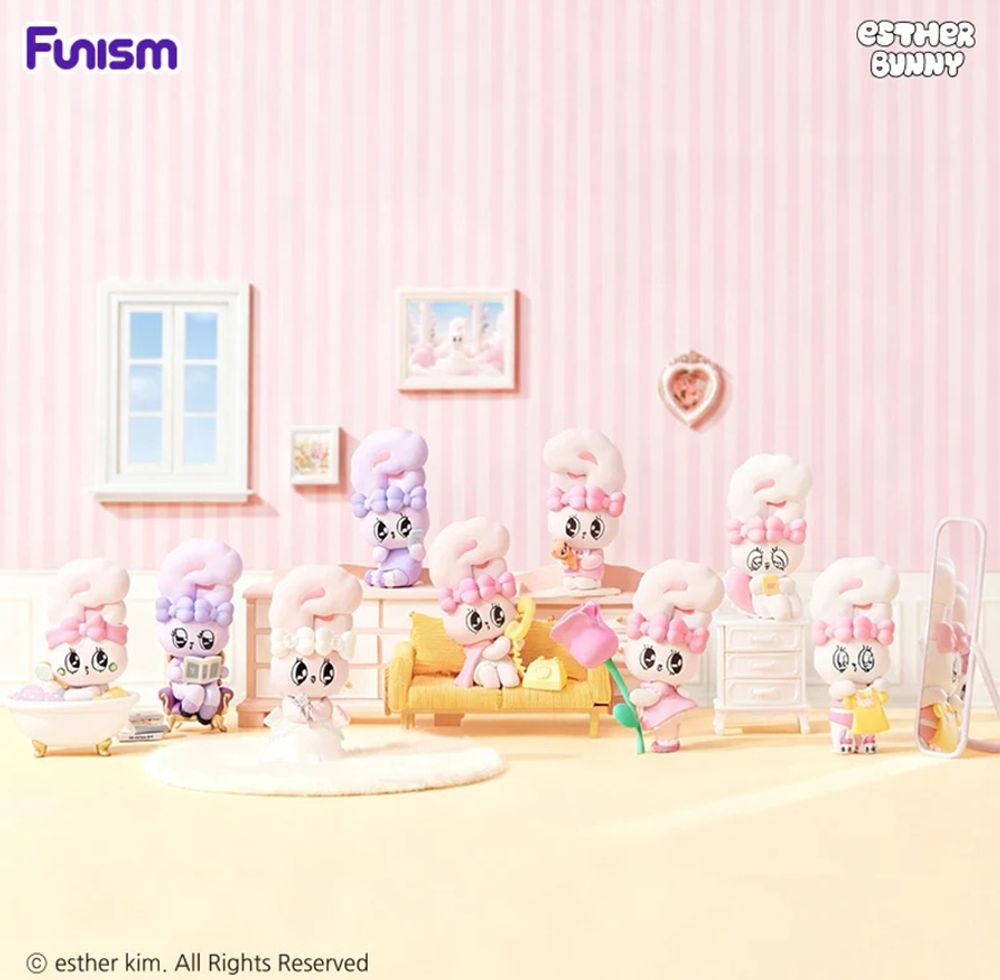 Рандомная фигурка Blind Box Esther Bunny Young Blossom Series