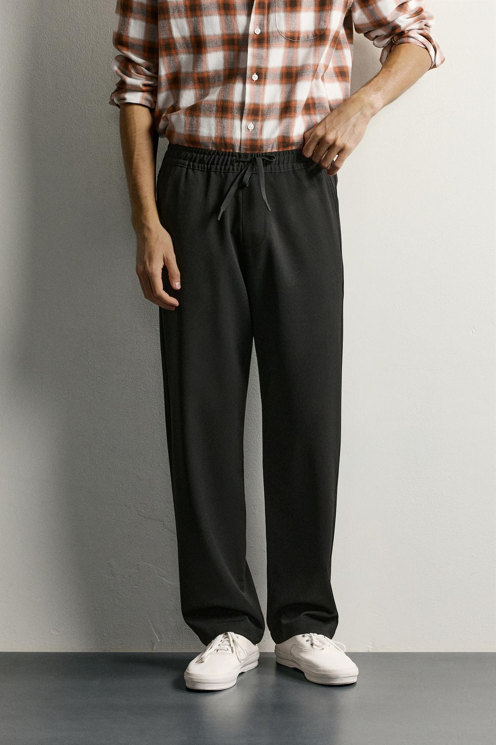 ZARA БРЮКИ COMFORT REGULAR FIT, ЧЕРНЫЙ