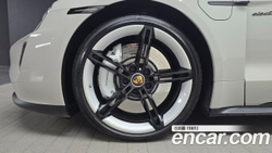 Porsche Taycan GTS — 2024