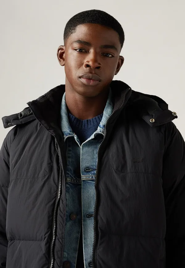 Куртка утепленная мужская LEVI'S ROCKRIDGE SHORT PUFFER JET BLACK