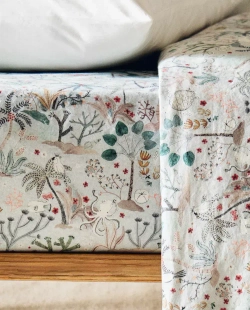 ZARA HOME ДЕТСКАЯ ПРОСТЫНЯ НА РЕЗИНКЕ С ПРИНТОМ, РАЗНОЦВЕТНЫЙ