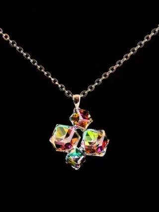 Подвеска-ромб Мираж с зелеными кубиками-хамелеонами Swarovski