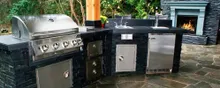 Приусадебная кухня с встроенным газовым грилем Napoleon BIG-32