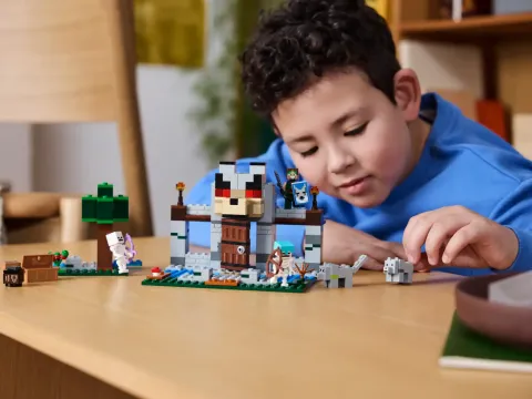 Конструктор LEGO Minecraft 21261 Волчья крепость