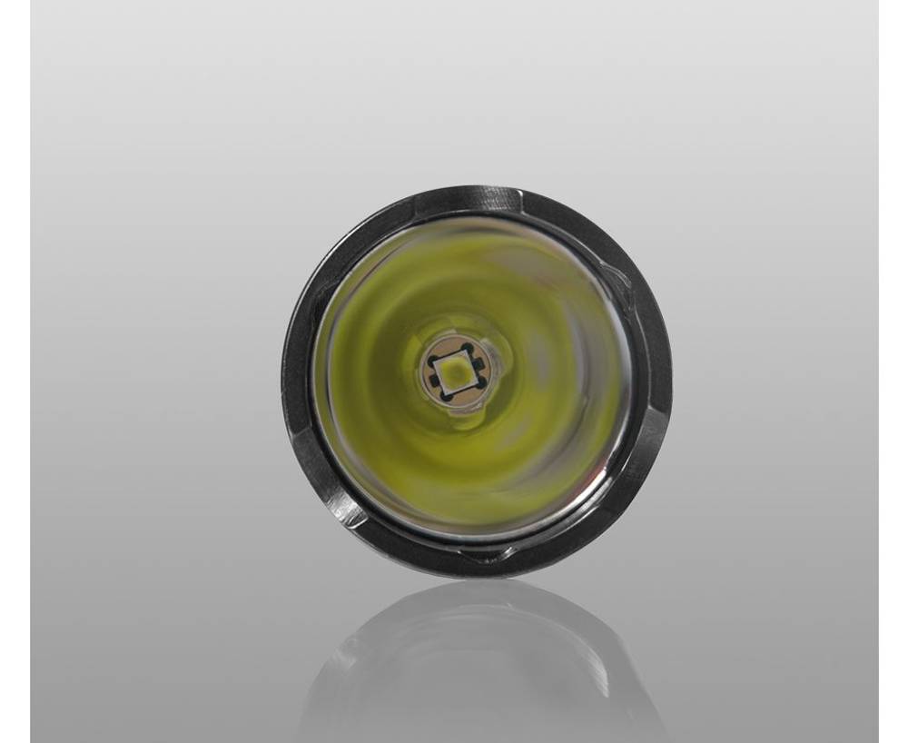 Фонарь тактический Armytek Dobermann XP-L HI Теплый, 977 лм, 1x18650 или 2xCR123A