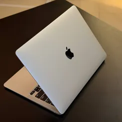 Б/У Ноутбук Apple MacBook Air 13 M1 8/256 Silver 94% (69 циклов) (FVFFWR76Q6L7)