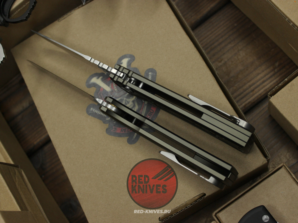 Нож Chaves Knives / Pro-Tech Redencion 229 Auto FDE Battleworn GREEN STANDARD - алюм рук с гравир., шайбы