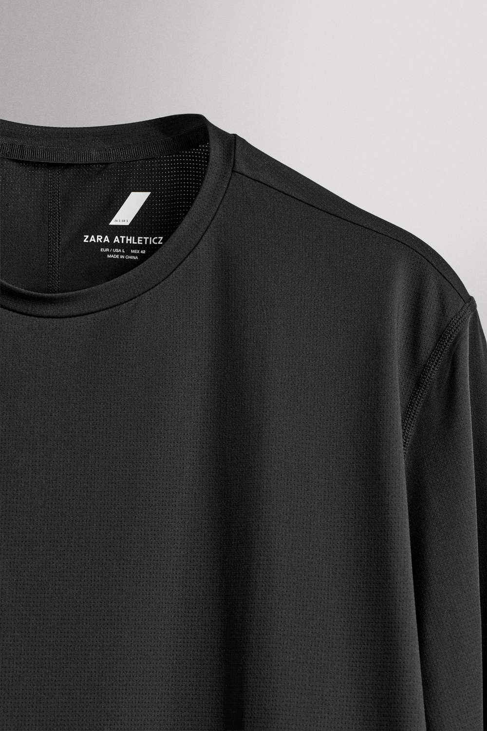 СПОРТИВНАЯ ТЕХНИЧЕСКАЯ ФУТБОЛКА С ДЛИННЫМ РУКАВОМ — ZARA