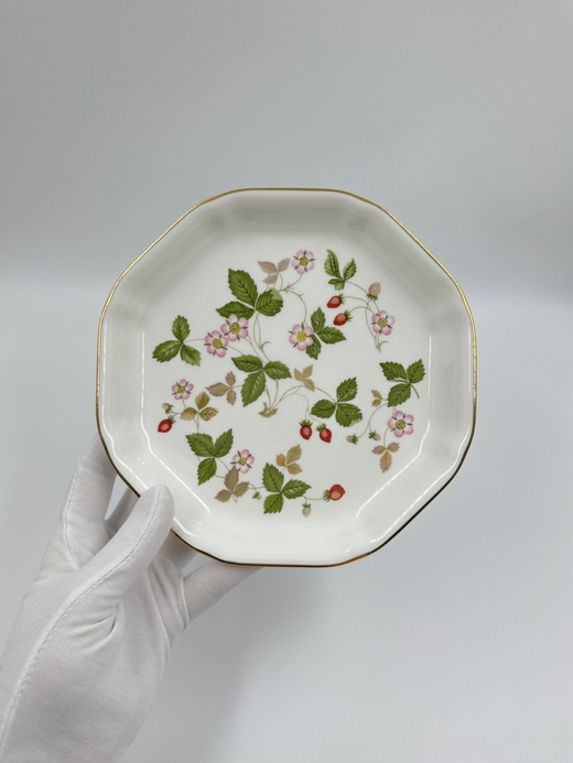 Блюдо 17,5см Wedgwood, Wild Strawberry
