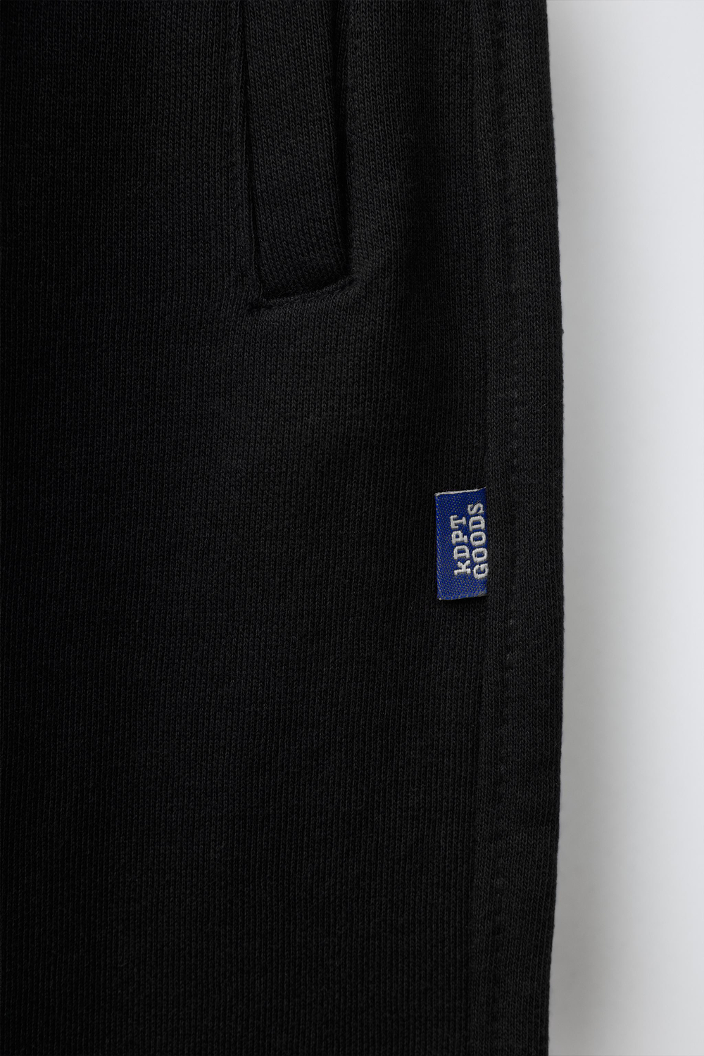 ZARA ОДНОТОННЫЕ БРЮКИ-ДЖОГГЕРЫ С НАШИВКОЙ, ЧЕРНЫЙ