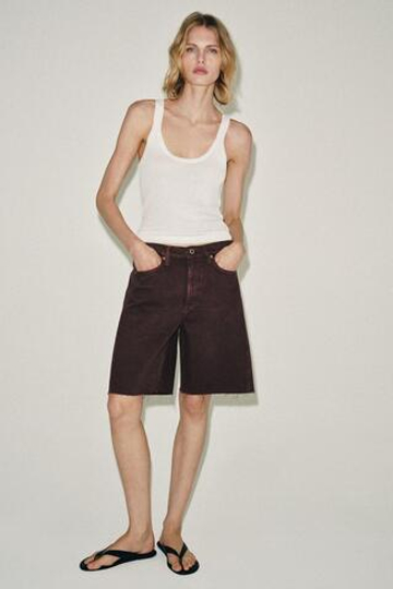 ZARA ДЖИНСОВЫЕ ШОРТЫ RELAXED СО СРЕДНЕЙ ПОСАДКОЙ — ZW COLLECTION, ТЕМНО-ГРАНАТОВЫЙ
