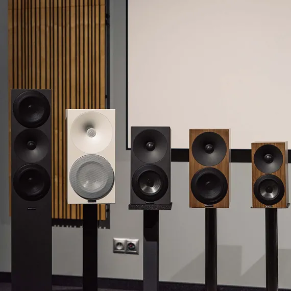 Amphion Argon0 Walnut