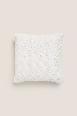 ZARA HOME ЧЕХОЛ ДЛЯ ДЕКОРАТИВНОЙ ПОДУШКИ ИЗ ИСКУССТВЕННОГО МЕХА, КРЕМОВЫЙ