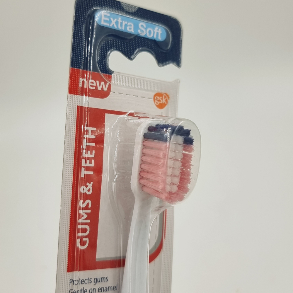 Зубная щетка Parodontax Gums & Teeth Extra Soft 1 шт. (из Финляндии)
