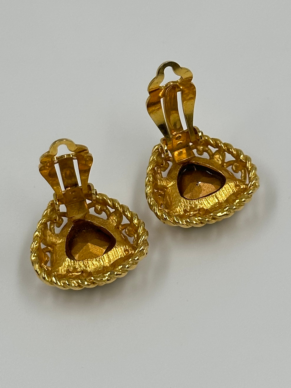 Клипсы с зелёными кристаллами