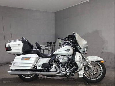 Harley-Davidson Electra Glide FLHTCU 1690 2011