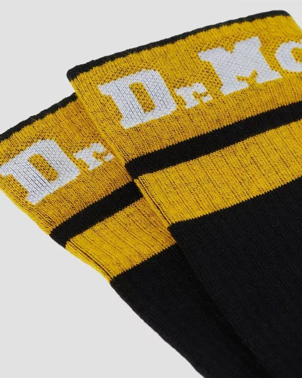 DR. MARTENS Носки спортивные из смесового хлопка, черные с логотипом на желтом фоне, S/M (36-41), 1 пара (Из Финляндии)