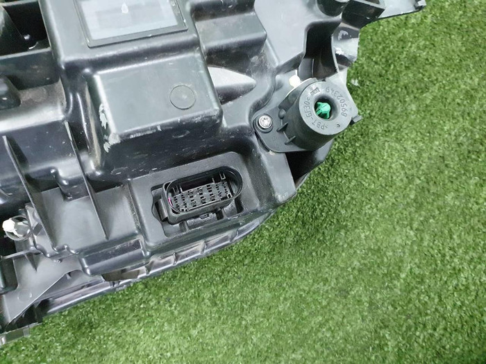 Фара правая Volvo XC90 2 (2014-2019) Full LED (В пленке)