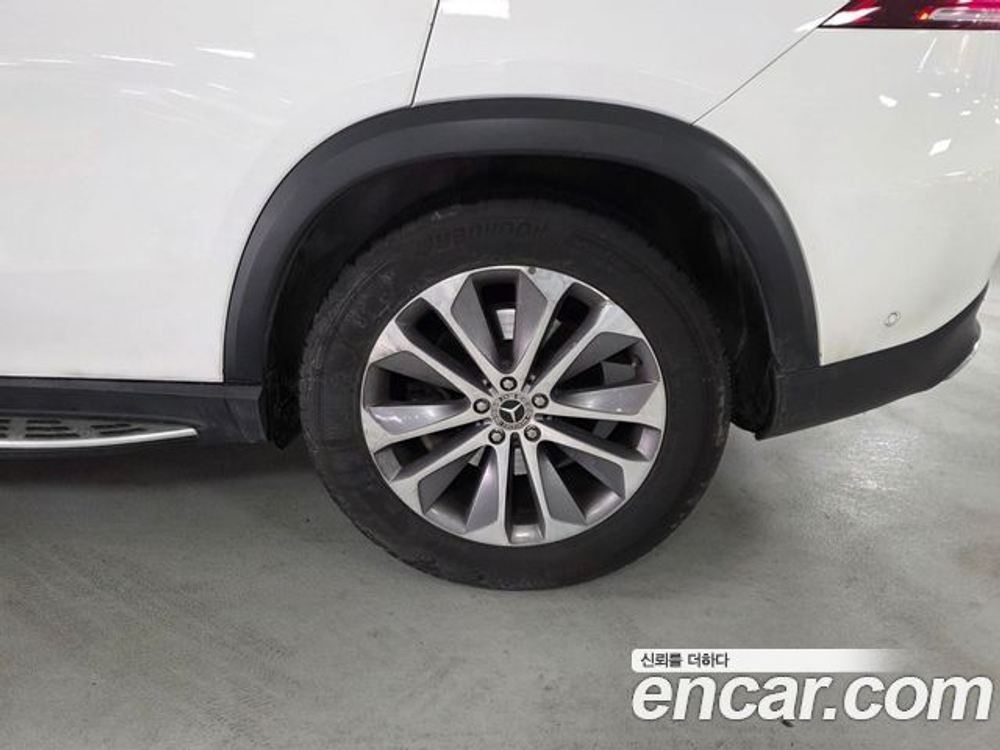 Mercedes-Benz GLE-Class GLE300d 4MATIC — 2023
