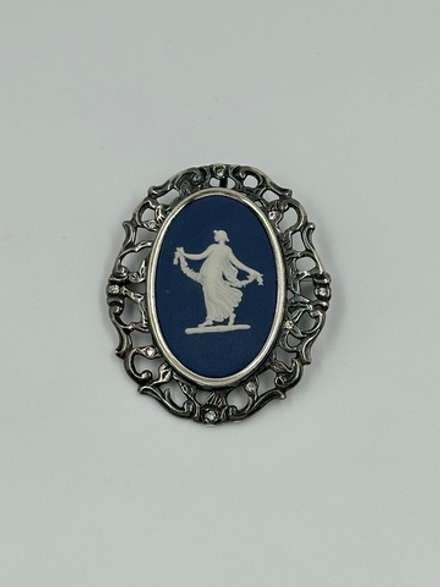 Брошь Wedgwood