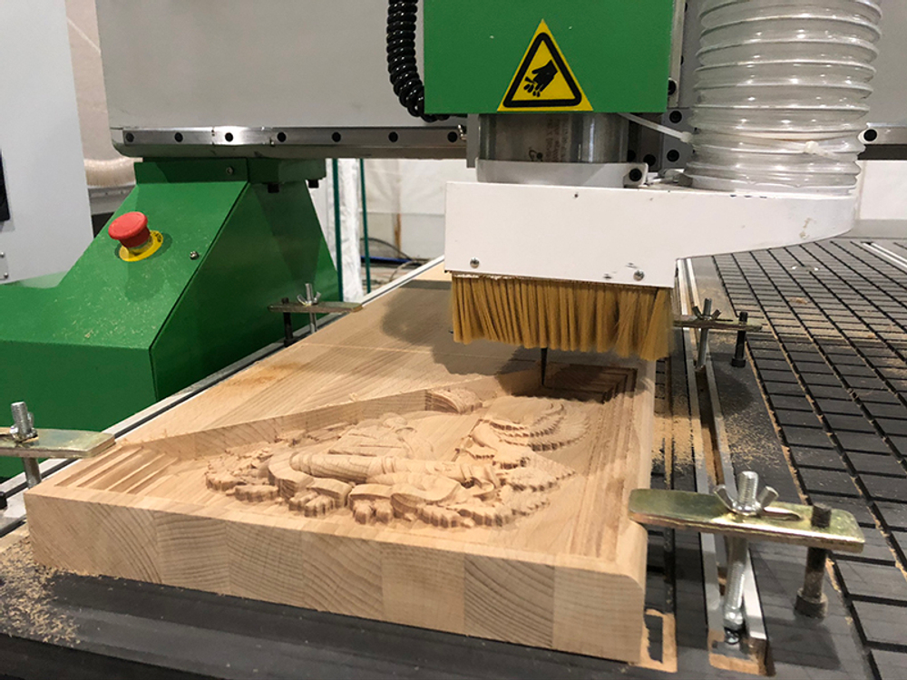 Фрезерно-гравировальный станок с ЧПУ WoodTec H 1515L