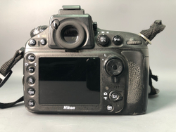 Nikon D800, 667322 кадров пробега.