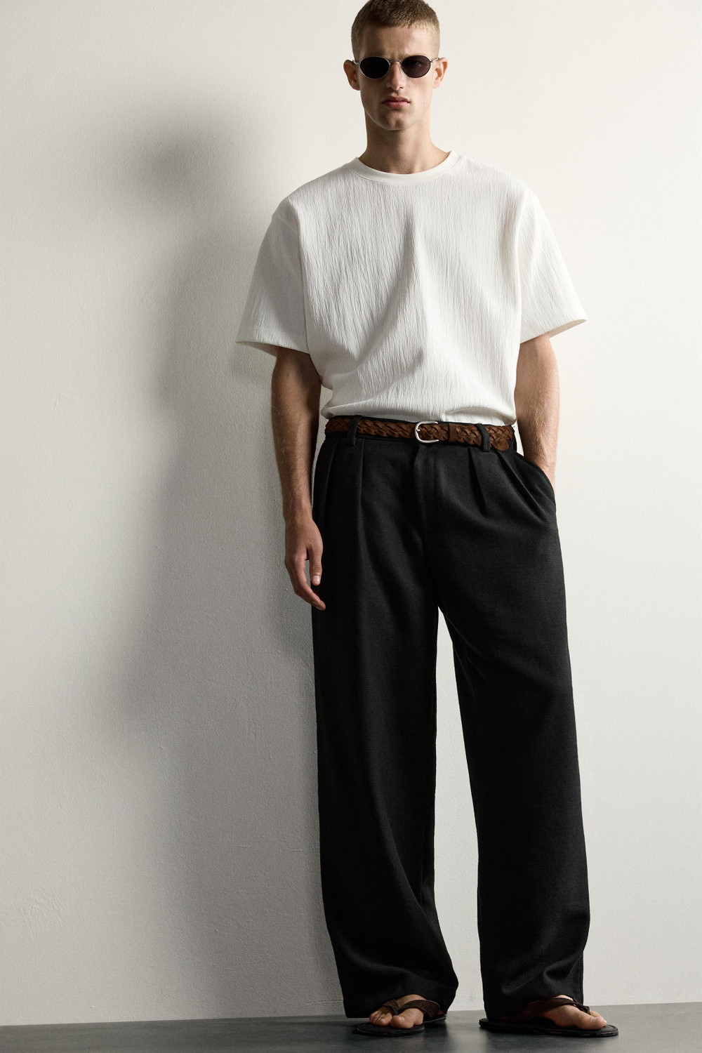ФУТБОЛКА RELAXED FIT ИЗ РЕЛЬЕФНОЙ ТКАНИ — ZARA · 3992/430