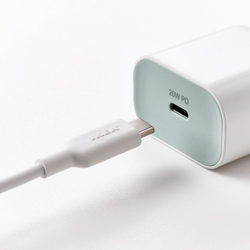 IKEA SJÖSS  (ИКЕА ШЁСС)  -  Зарядное устройство USB 20 Вт с 1 портом