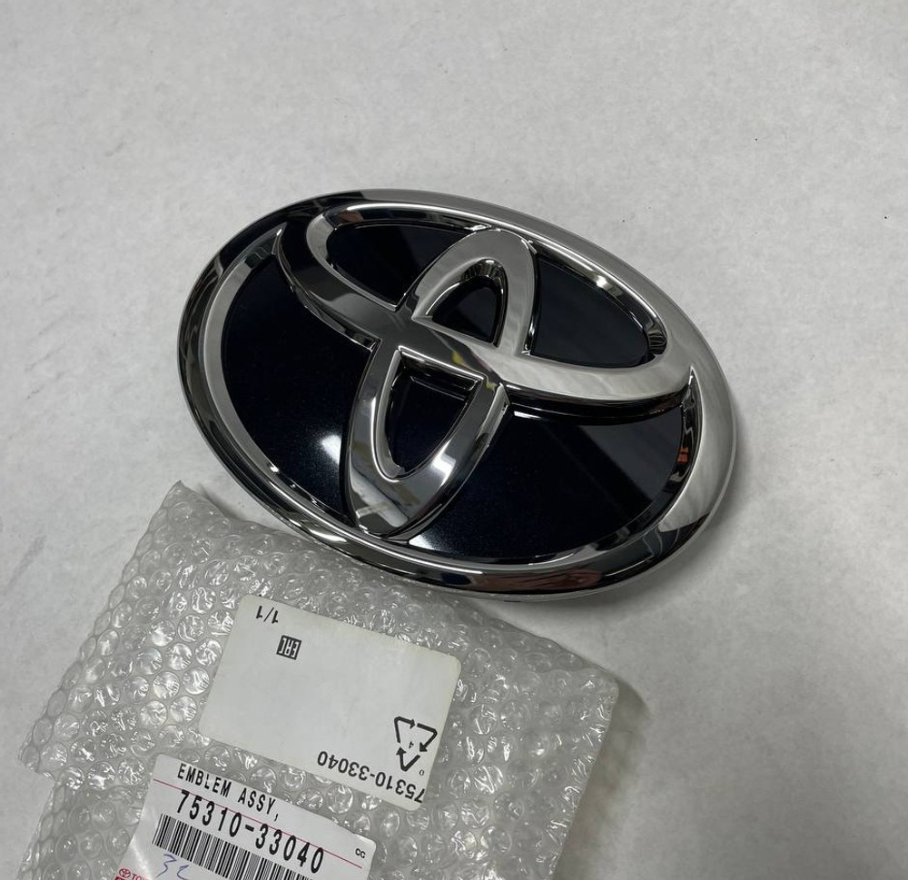 Эмблема (логотип Toyota) RUS 75310-33040 7531033040