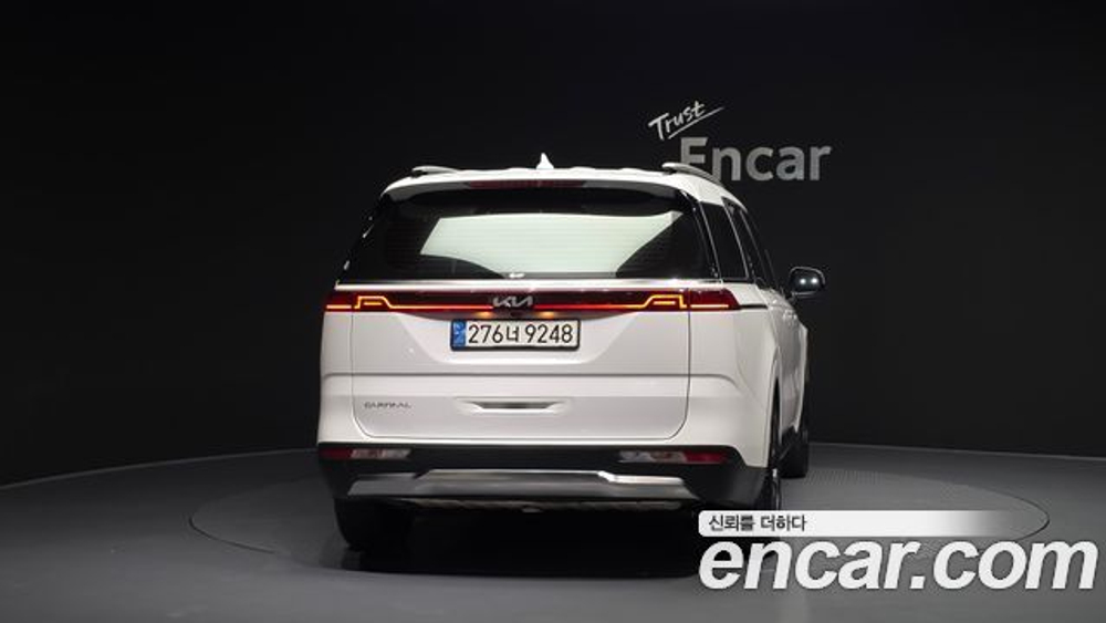 KIA Canival 9-Seater Signature — 2023