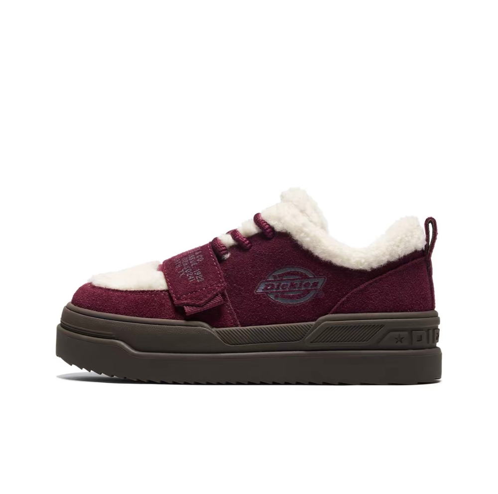 alt="Dickies Snow Boots Red красные зимние ботинки вид сбоку на белом фоне"