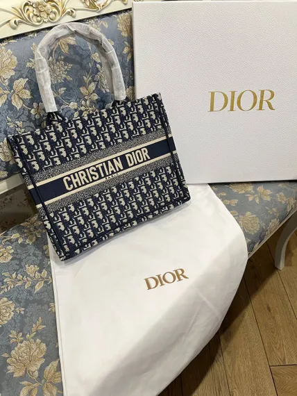 Сумка Dior Book Tote, темно-синий