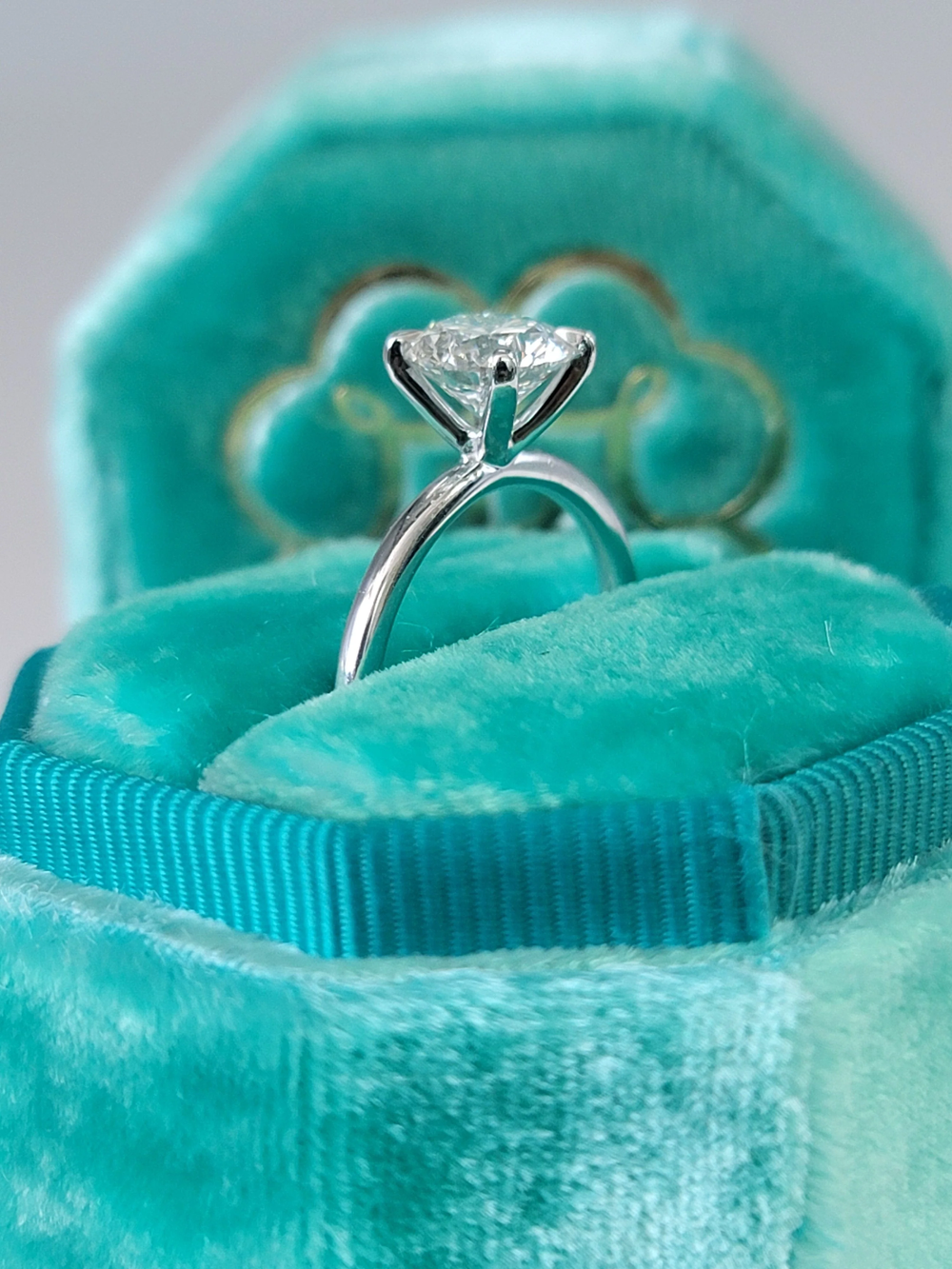 Кольцо с бриллиантом 1.0 ct