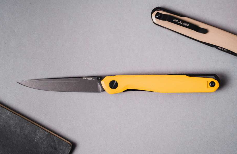 Нож Astris Gen.2, D2, Black Stonewash, G10 Yellow, Mr.Blade, MB700-BSW/YL