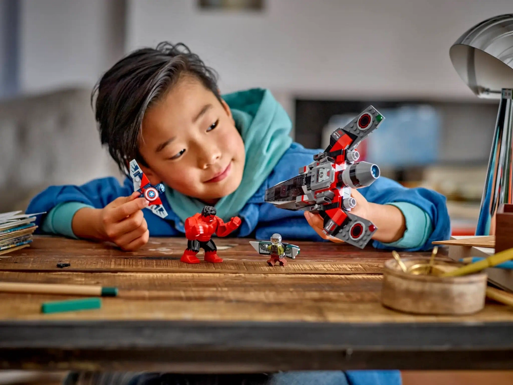 Конструктор LEGO Marvel 76292 Капитан Америка против: Битва Красного Халка